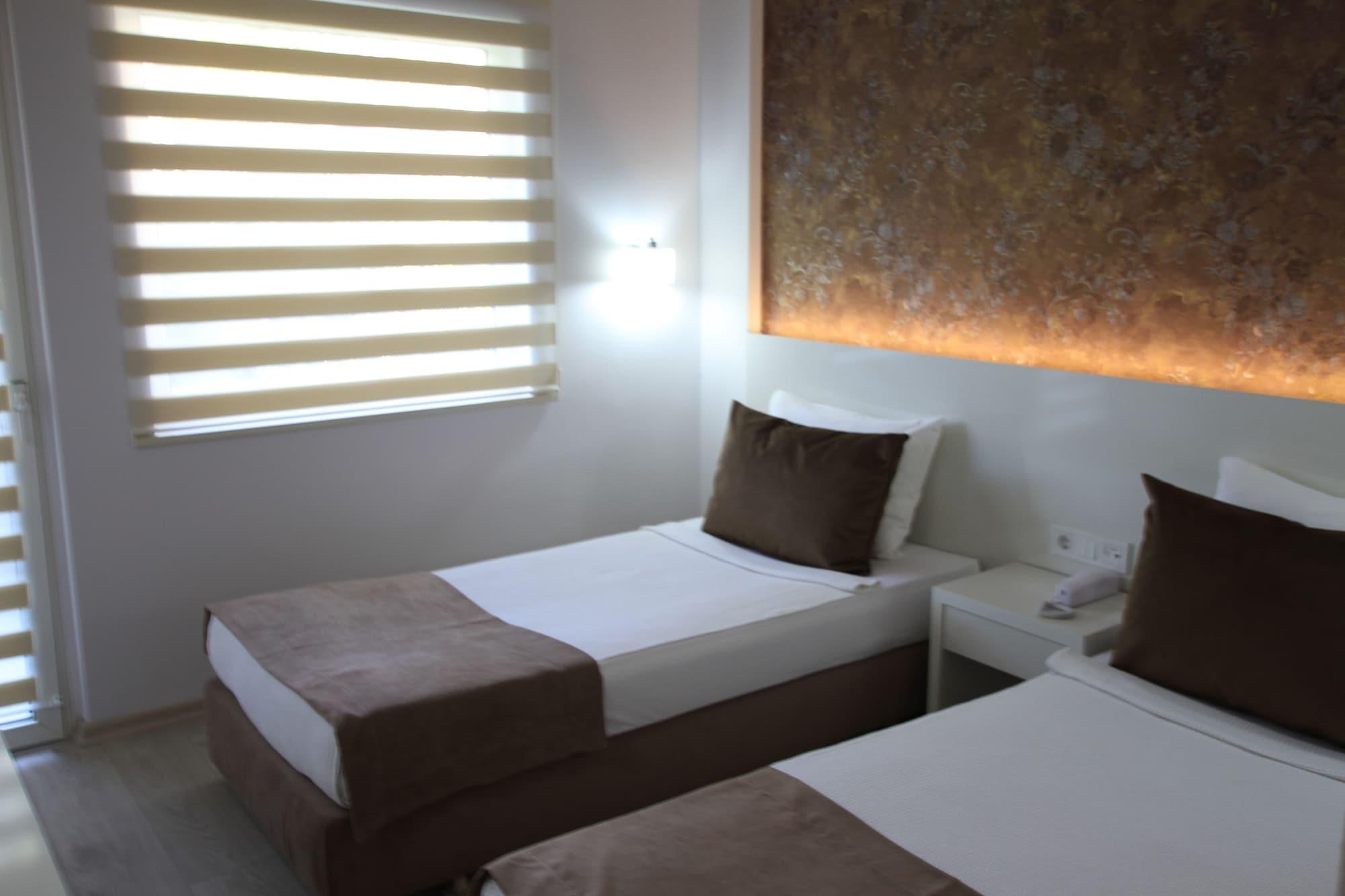 Hotel Myra 3*