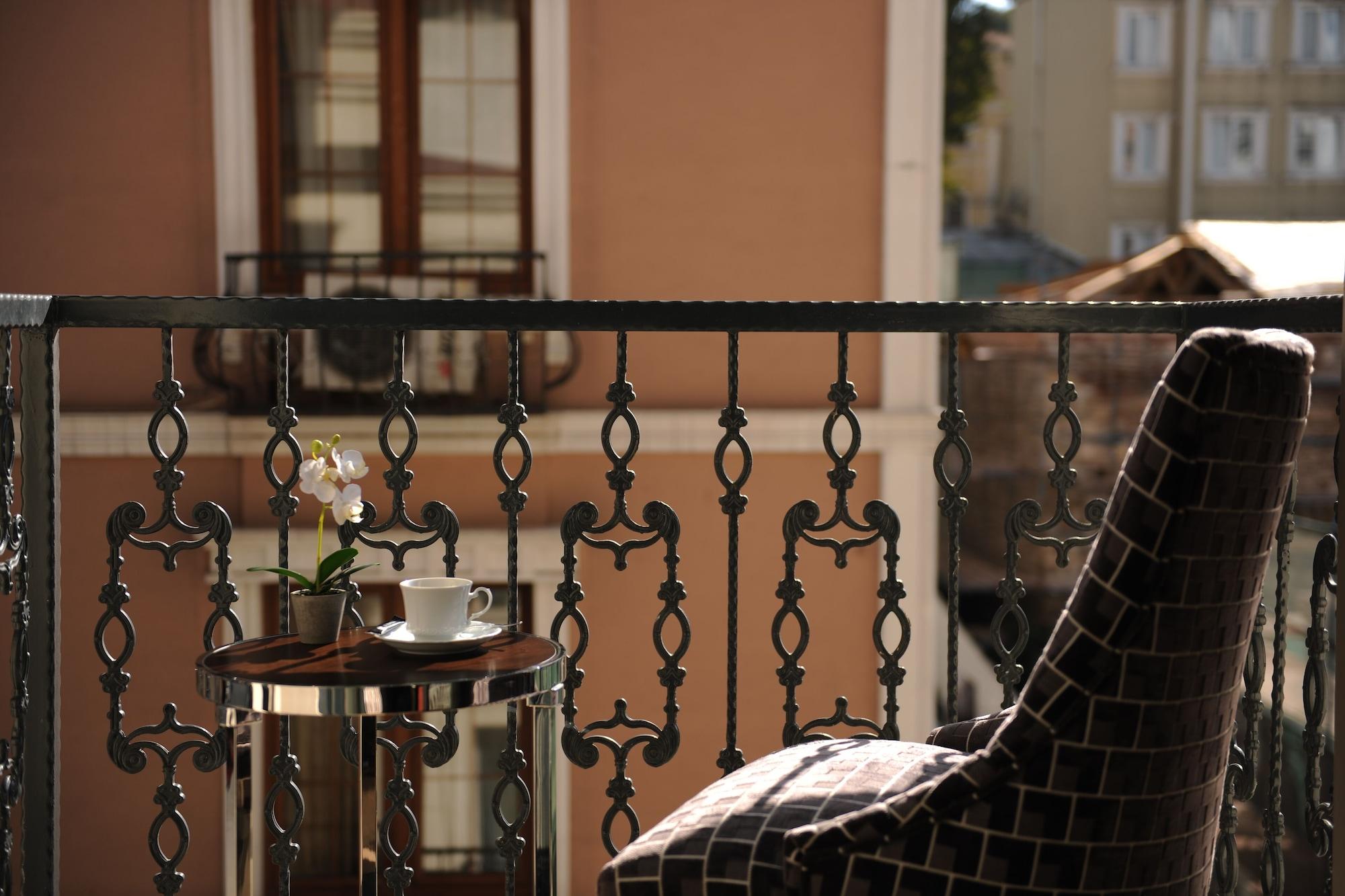 Hotel Le Petit 3*