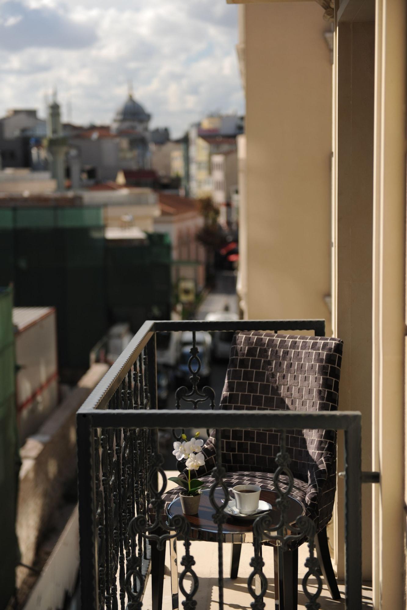 Le Petit 3* Istanbul