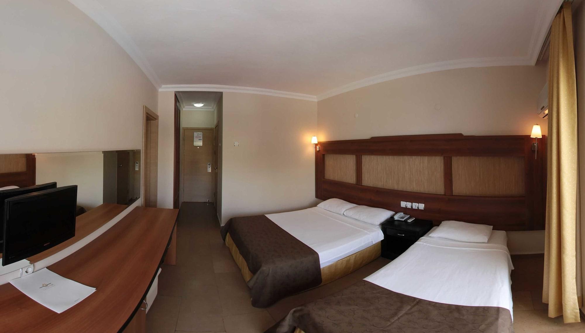 Hotel Club Munamar 4*