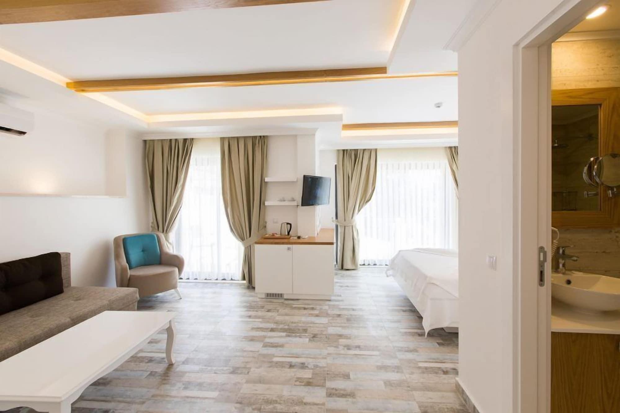 Hotel Payam 4*