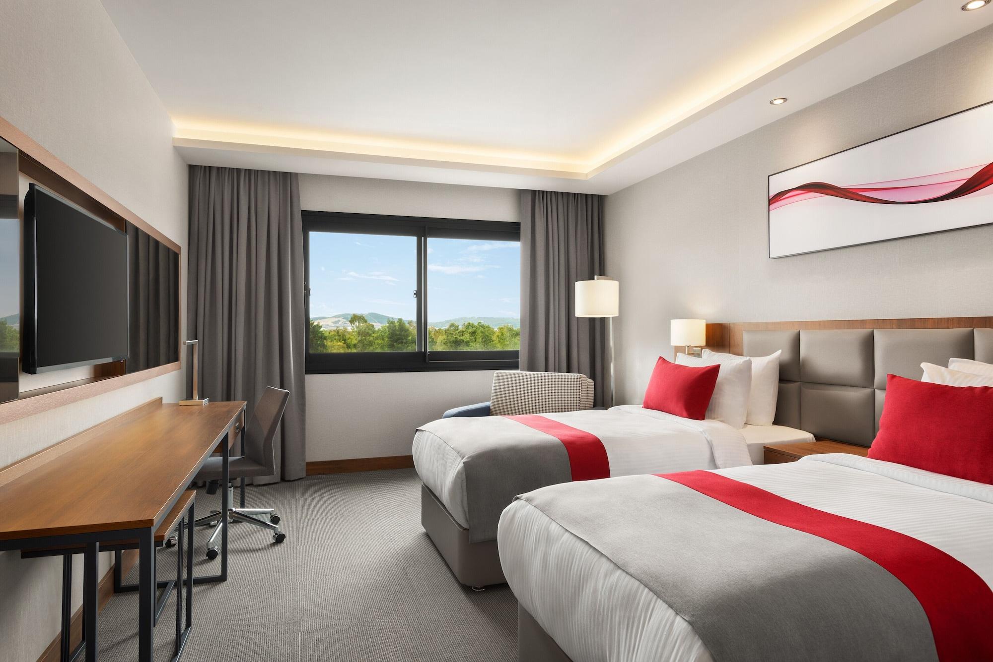 Ramada By Wyndham Aliaga