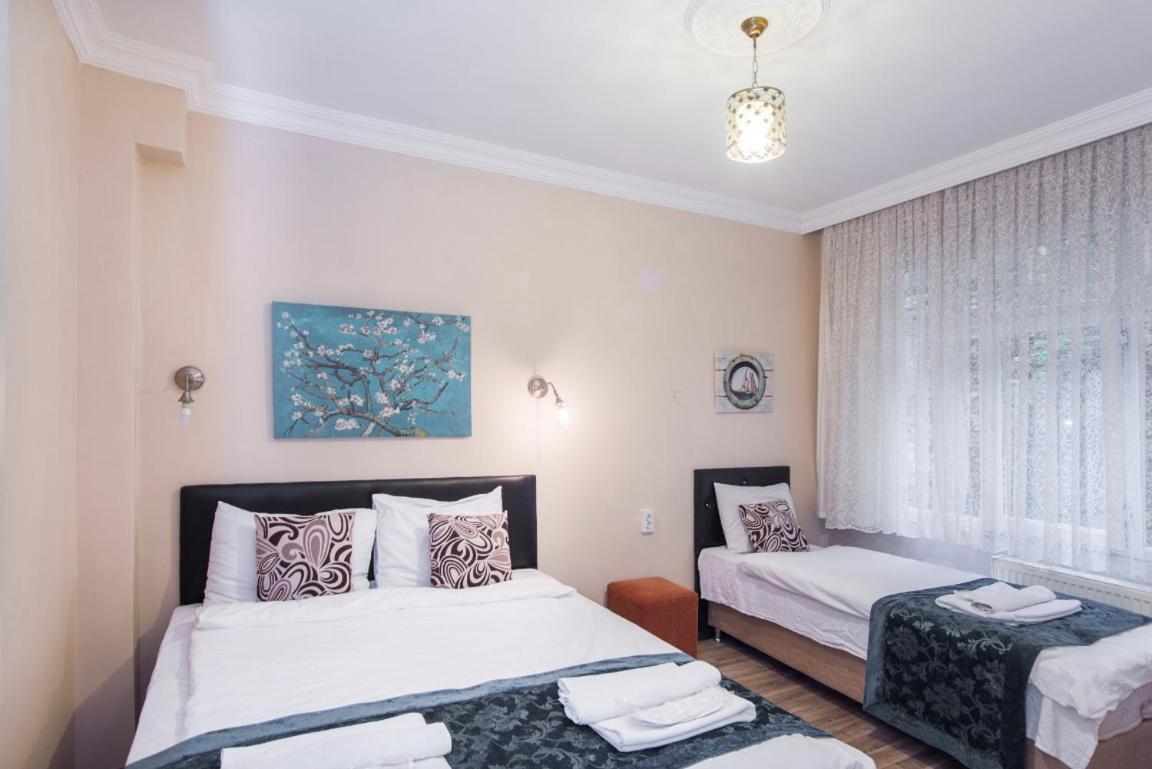 Divan Wooden Bed & Breakfast