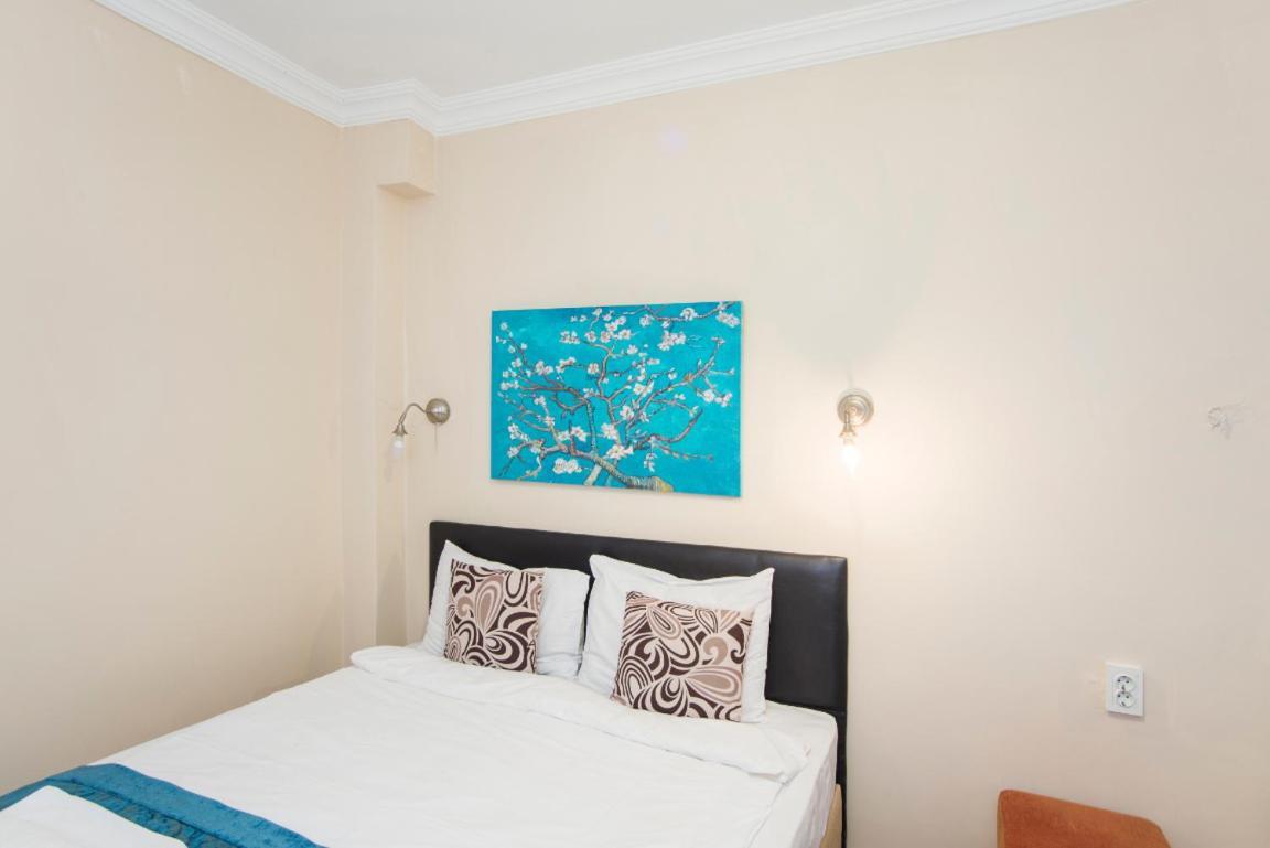 Bed & Breakfast Divan Wooden