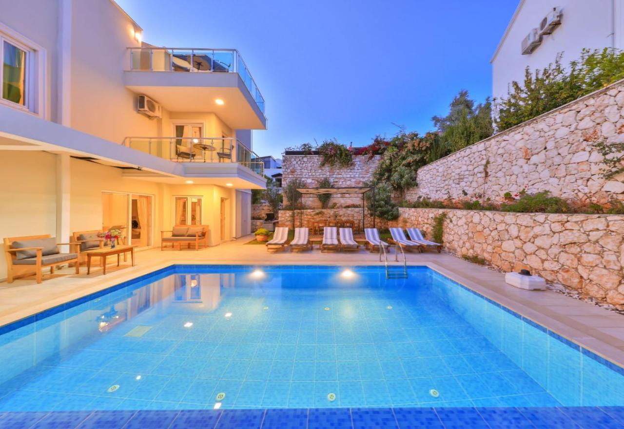 Mystic Private Pool-garden & Sea Views In Location