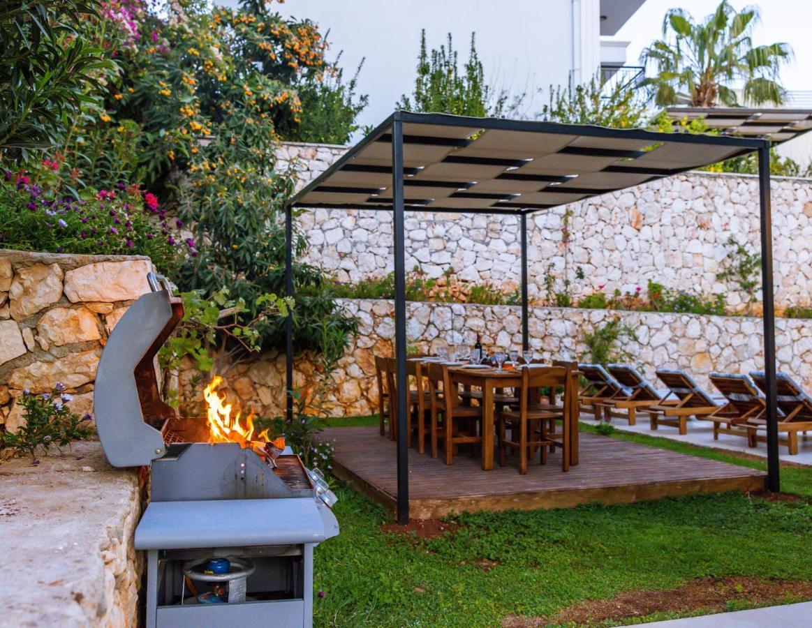 Villa Mystic Private Pool-garden & Sea Views In Location