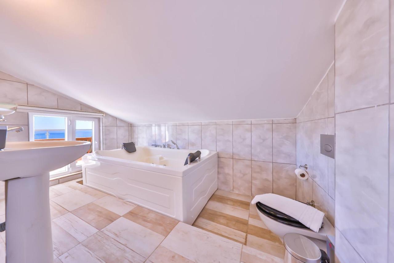 Mystic Private Pool-garden & Sea Views In Location Kalkan