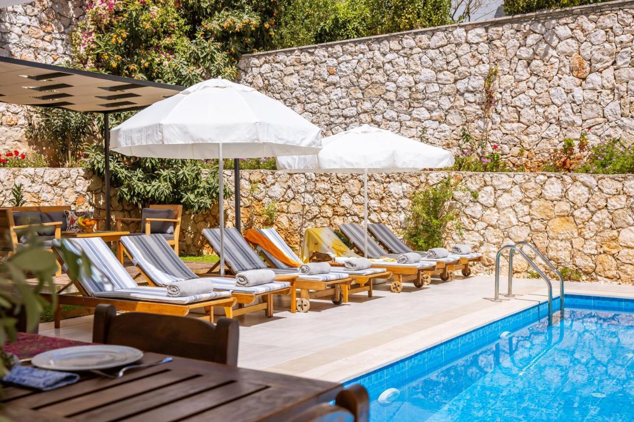 Mystic Private Pool-garden & Sea Views In Location Villa