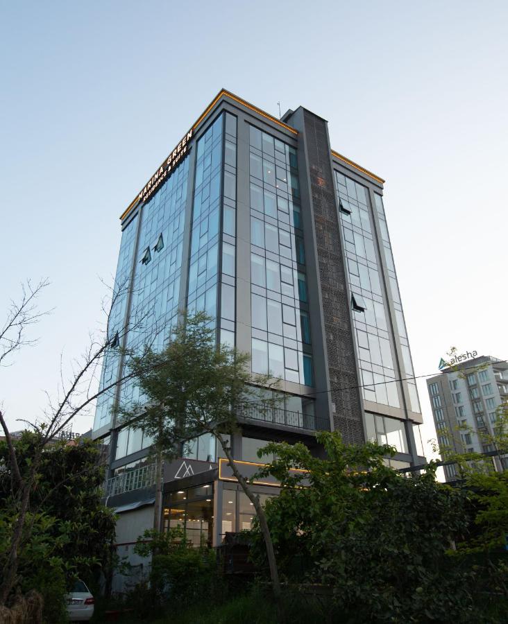 Marina & Aparthotel