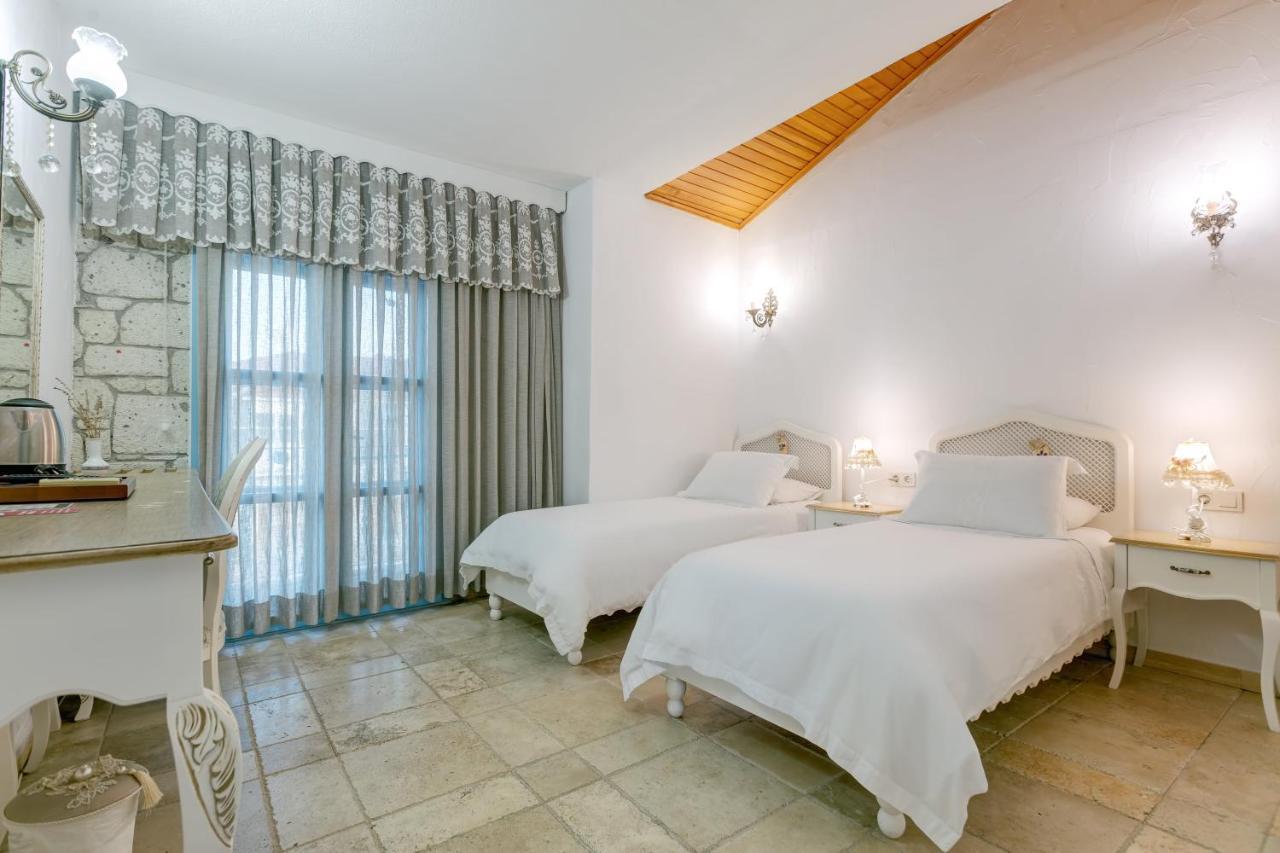 Hotel Fora 2*