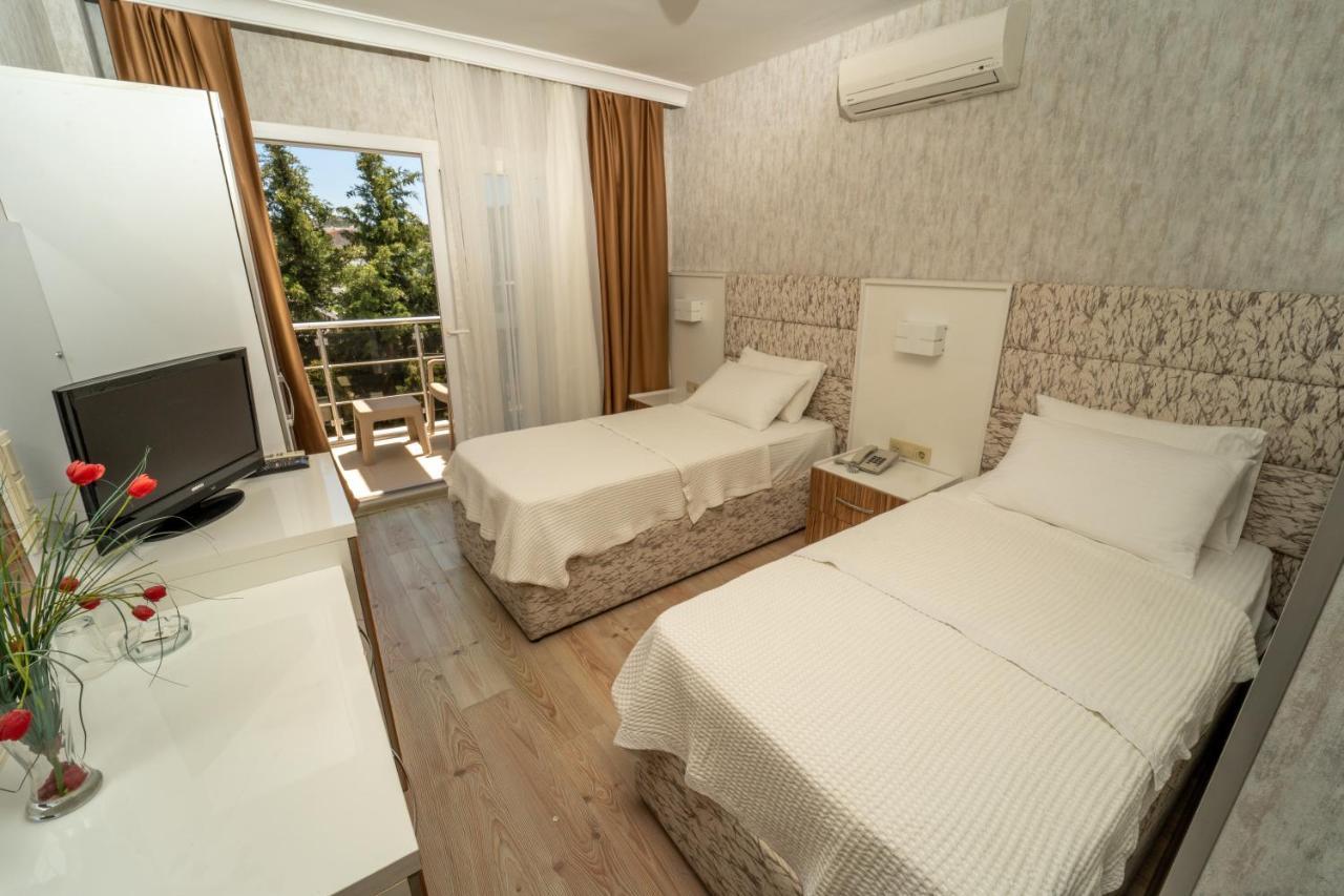 Twins Hotel 2*