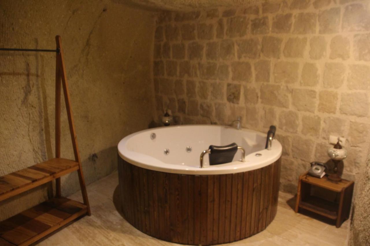 Vigneron Cave *