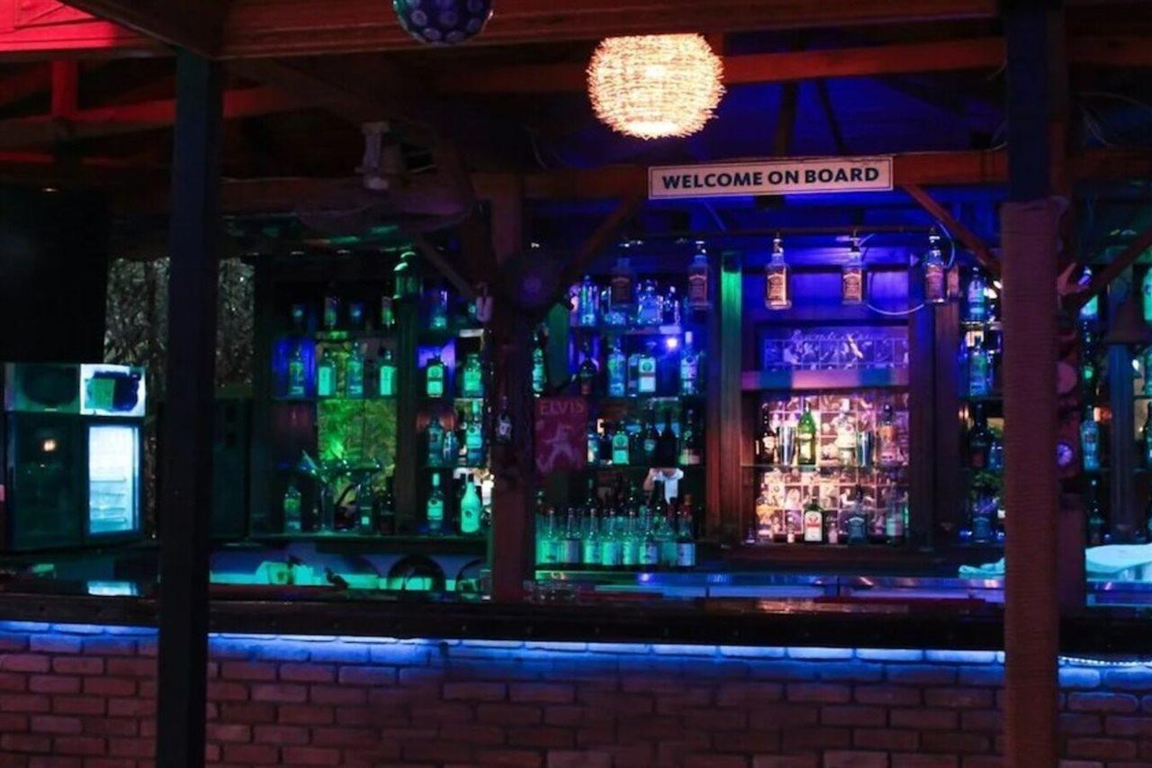 Hotel Navy