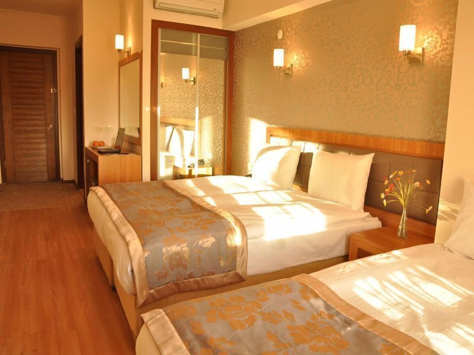 Grand Anzac Hotel 3*