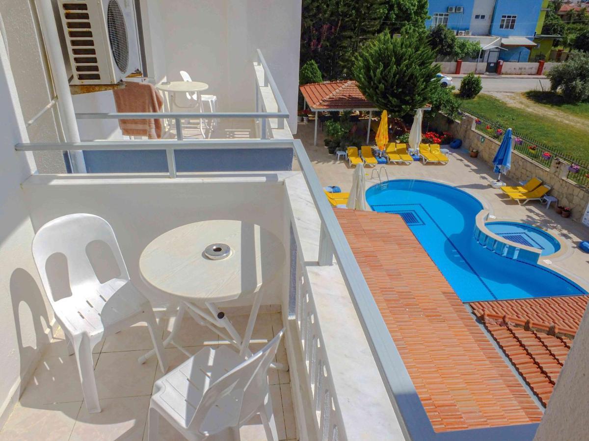 Victoria Princess Aparthotel Side