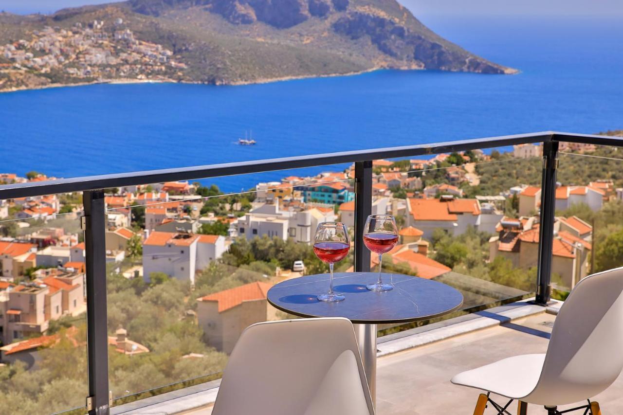 Luxury 5 Bedroom With Heated Infinity Pool & Amazing Sea Views