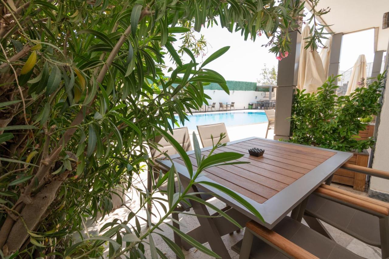 M Aparthotel *