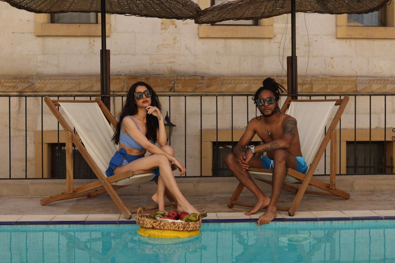 Cave Rooms&pool Hotel