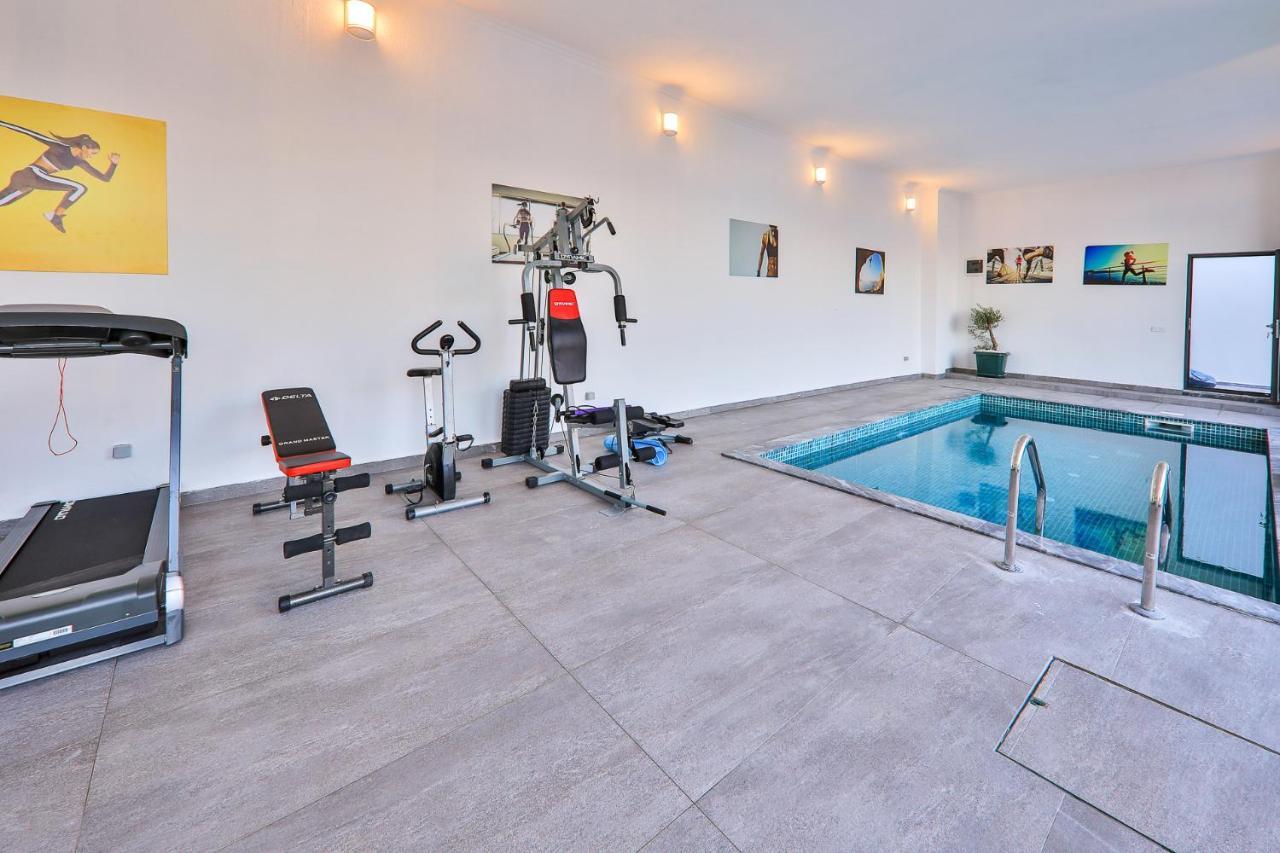 Villa Luxury 5 Bedroom With Heated Infinity Pool & Amazing Sea Views