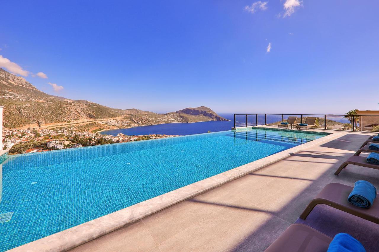Luxury 5 Bedroom With Heated Infinity Pool & Amazing Sea Views