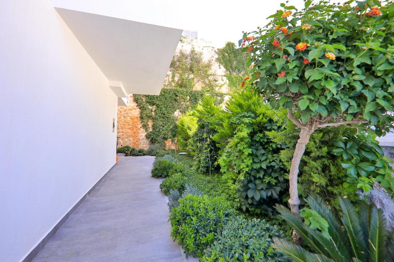 Luxury 5 Bedroom With Heated Infinity Pool & Amazing Sea Views Villa *