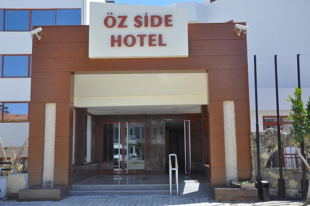 Hotel Oz Side