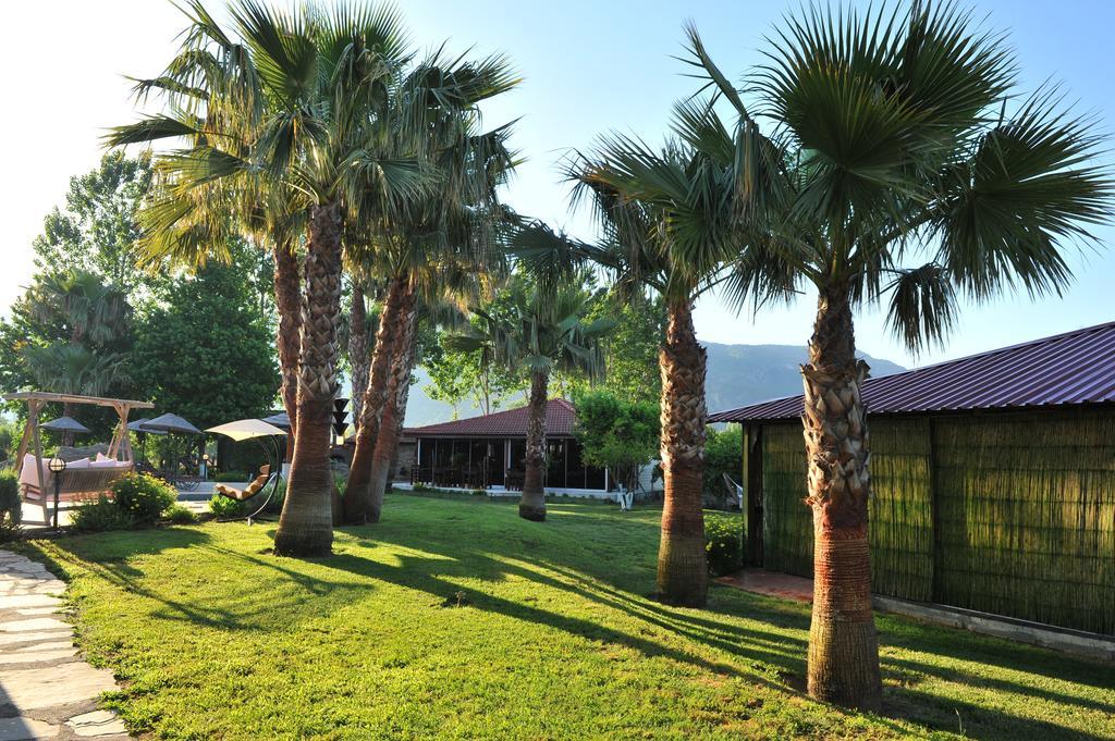 Grenadine Lodge *