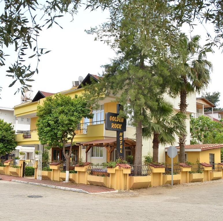 Hotel Golden Rock *