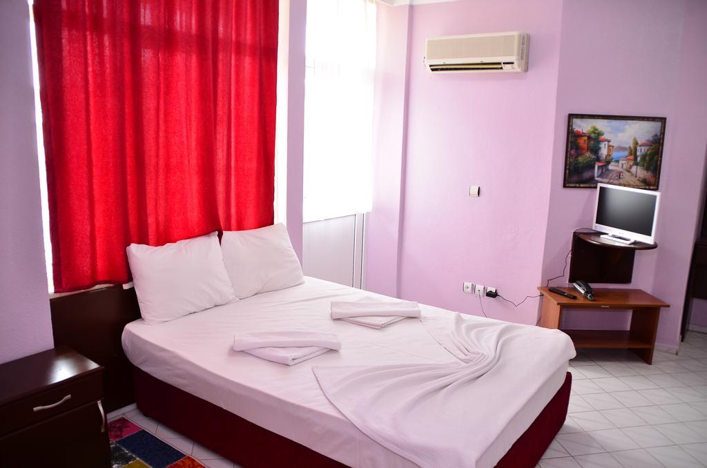 Hotel Golden Rock