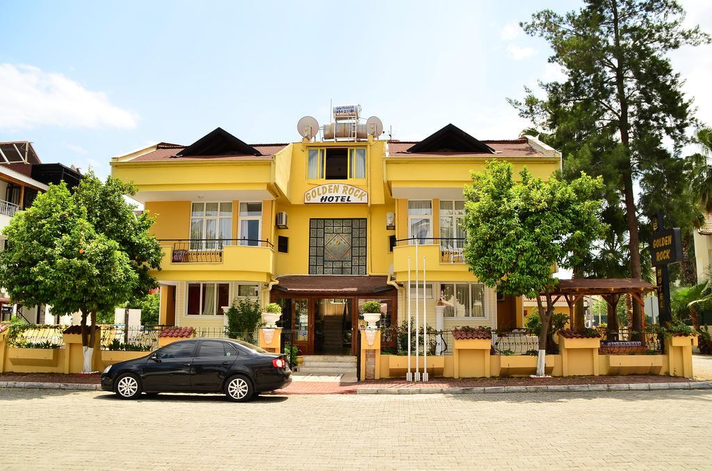 Golden Rock Hotel *
