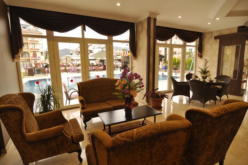 Club Dorado Hotel