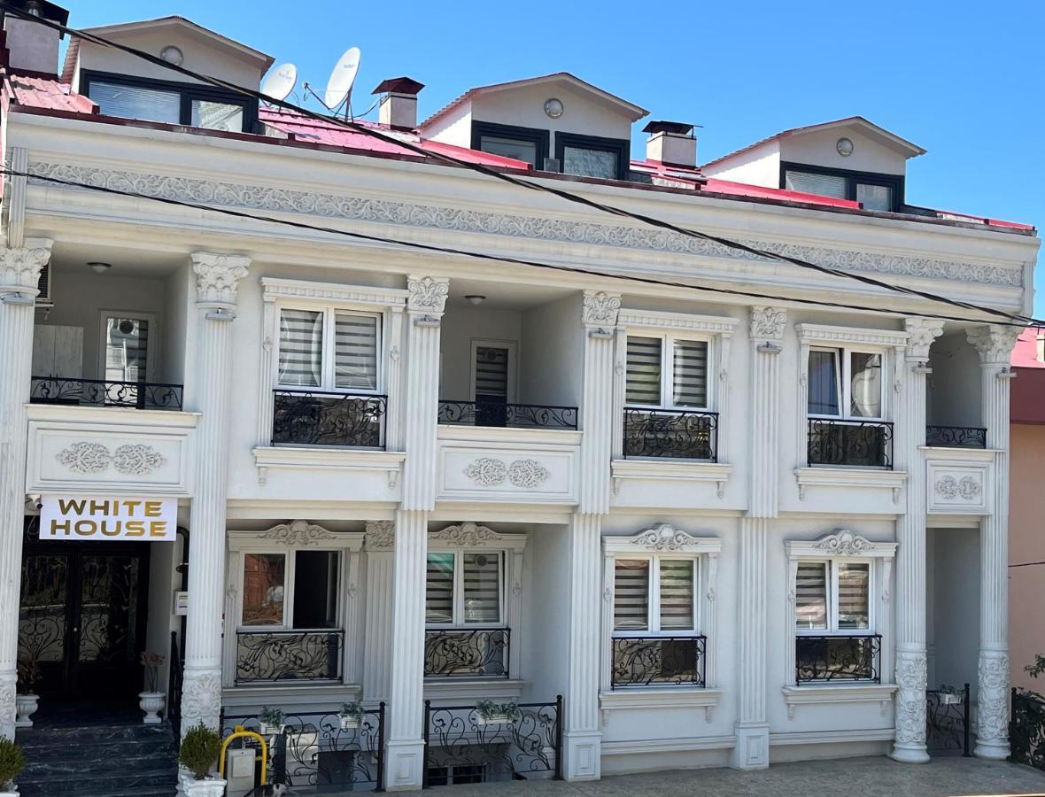 White House Aparthotel