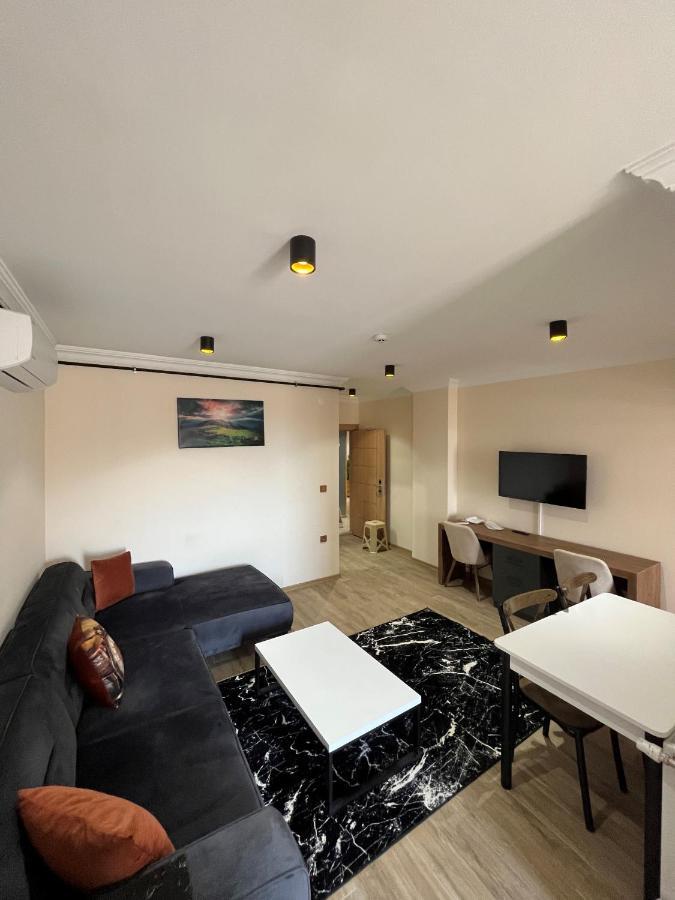 Aparthotel White House *