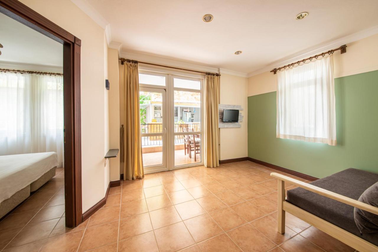 Aparthotel Lantana Aparts 2*