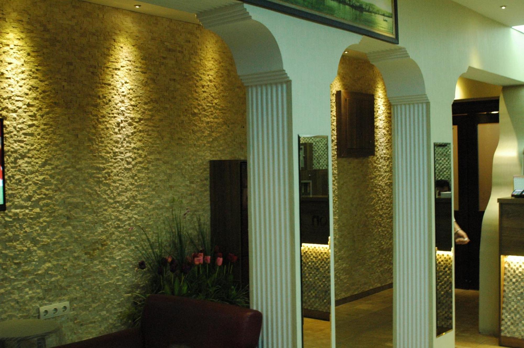 Hotel Saray 2*