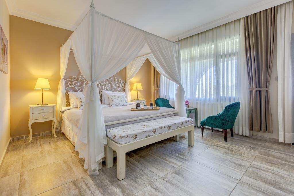 Greenline (adults Only) Inn