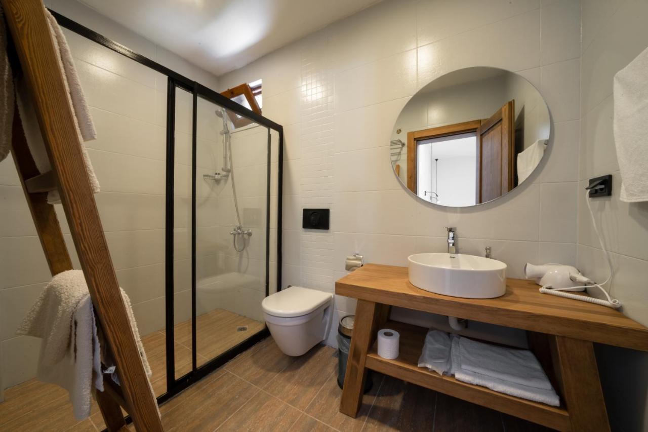 Zuemruet Boutique Hotel *