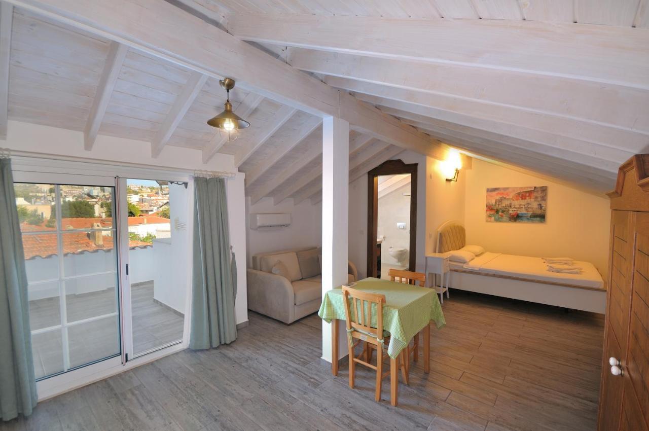 Brothers Boutique Hotel 3*