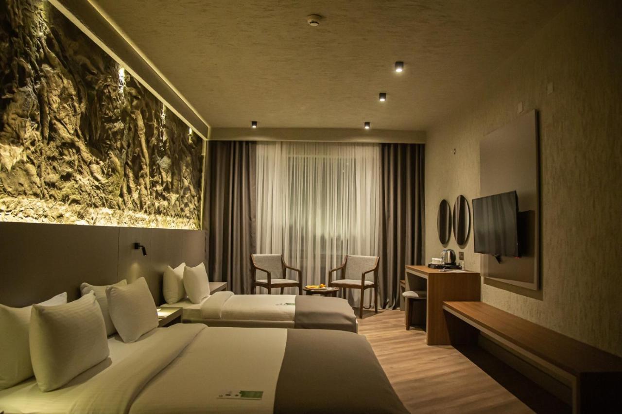 The Hotel 4*