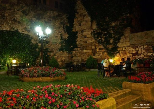 Mola Hotel