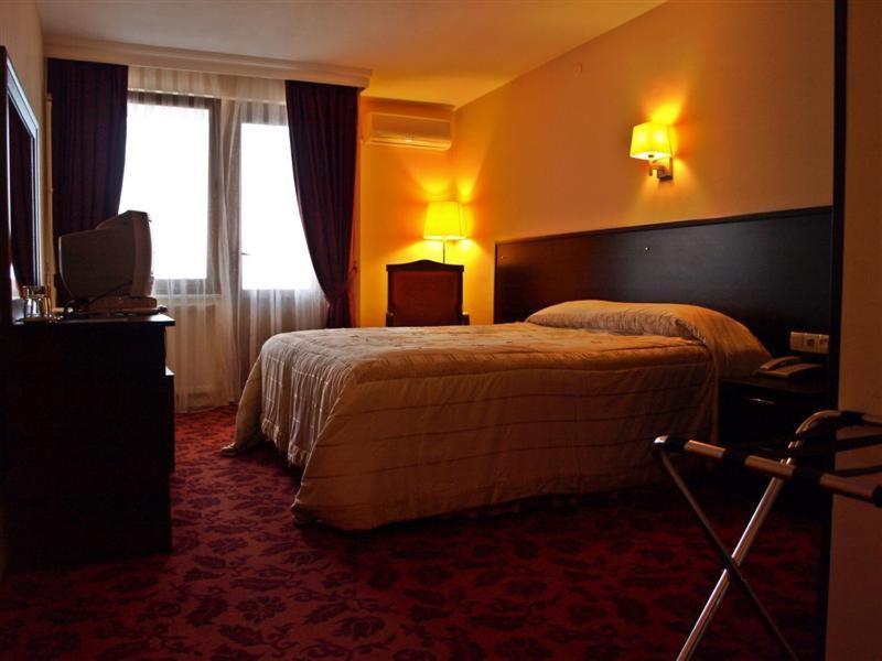 Mola Hotel