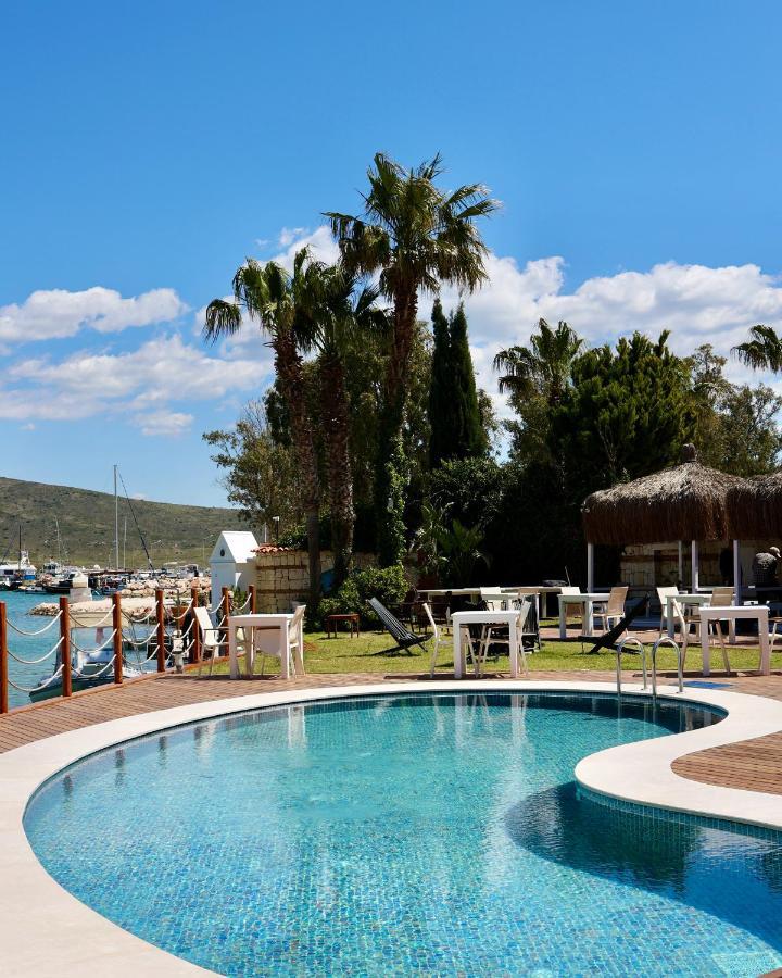 Port Hotel