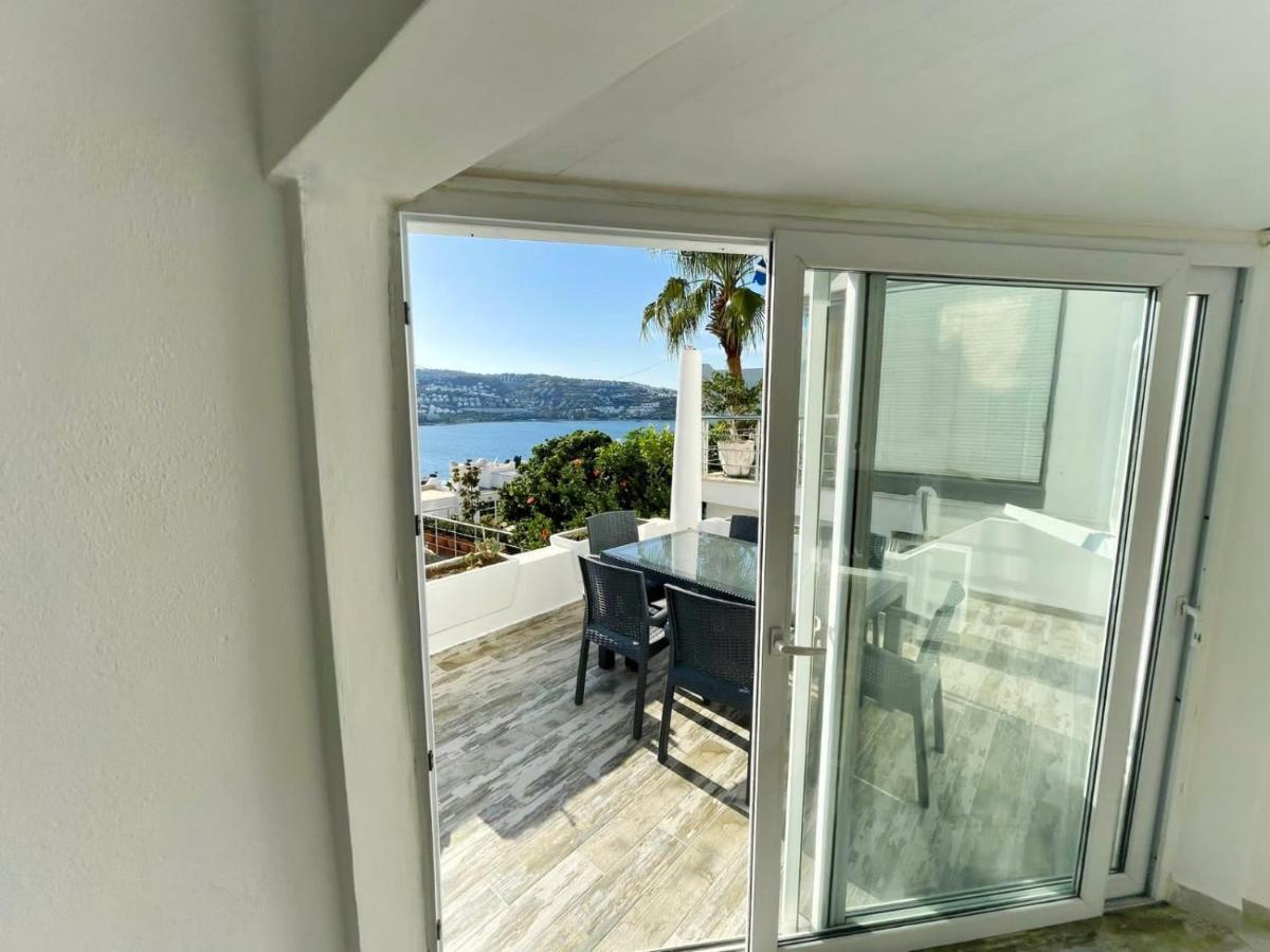 Guendogan Koyu Havuzlu Site Bodrum