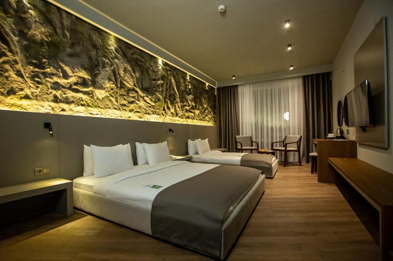 The Hotel 4*