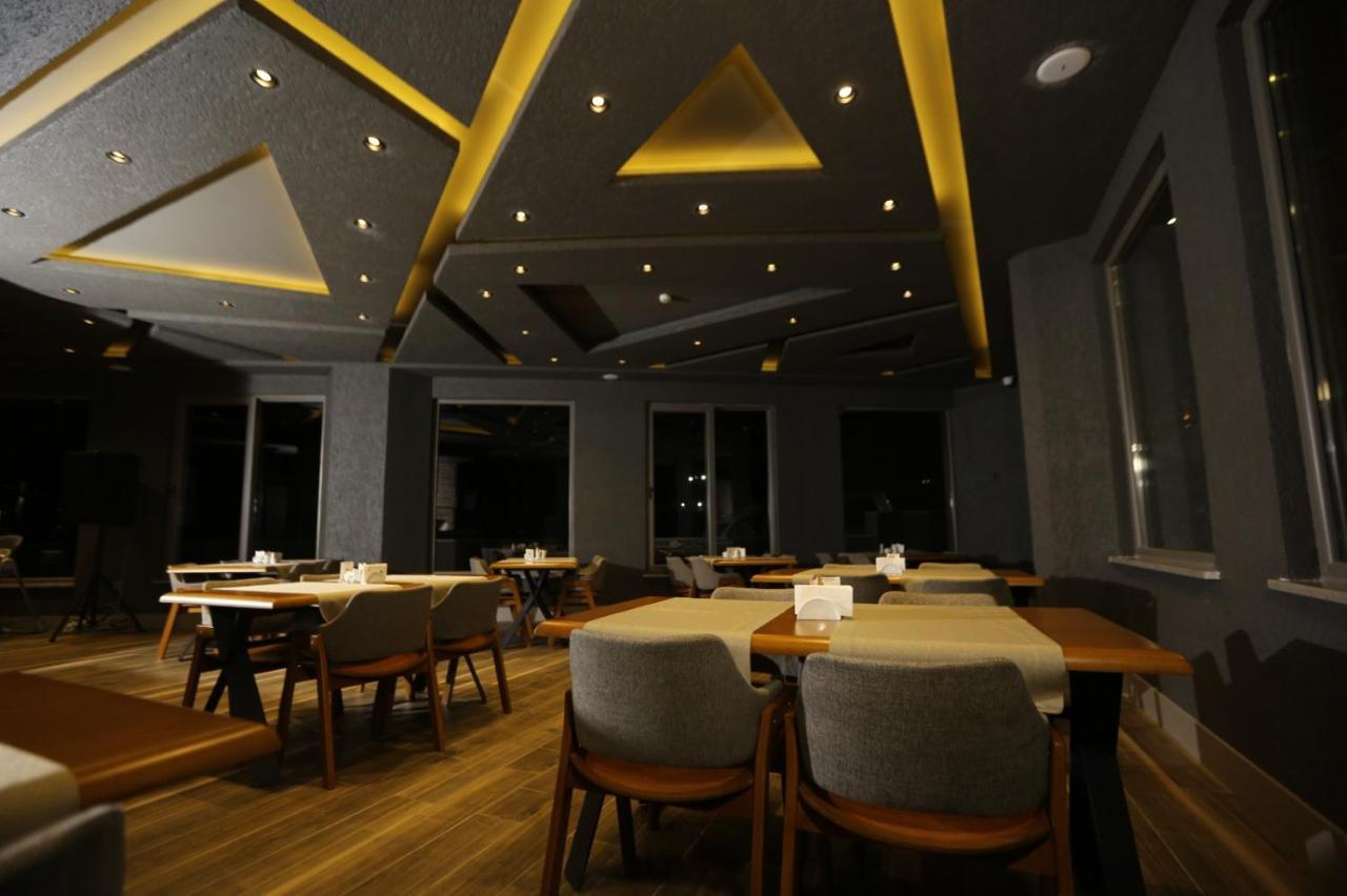 Hotel The 4*