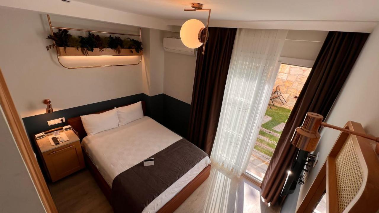 Urla 1867 Hotel *