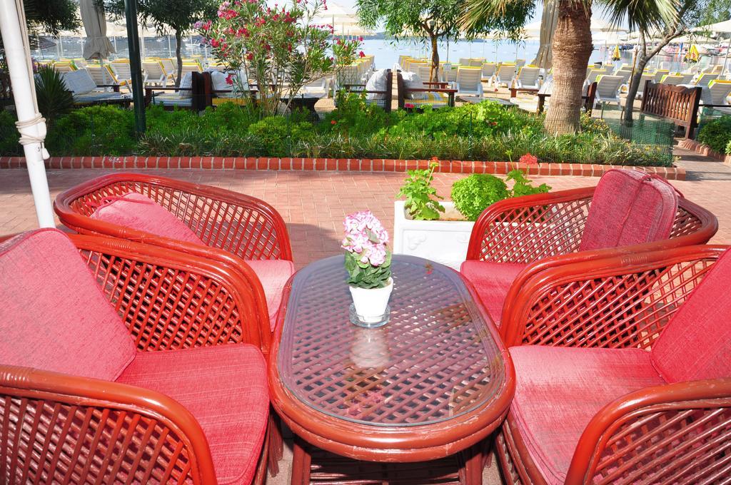 Regal Hotel 2*
