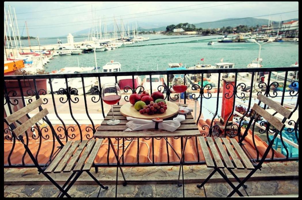 Pera * Urla