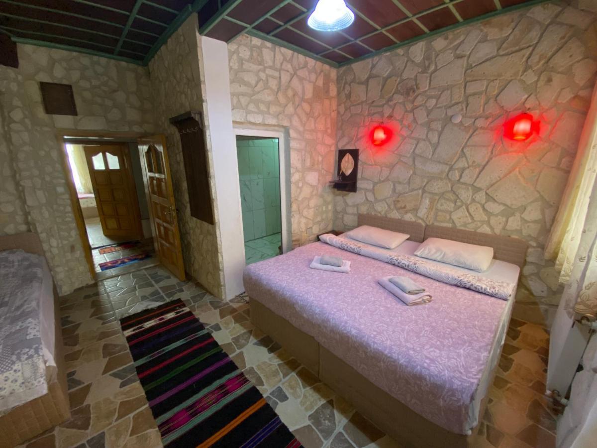 Crazy Horse Hostel *