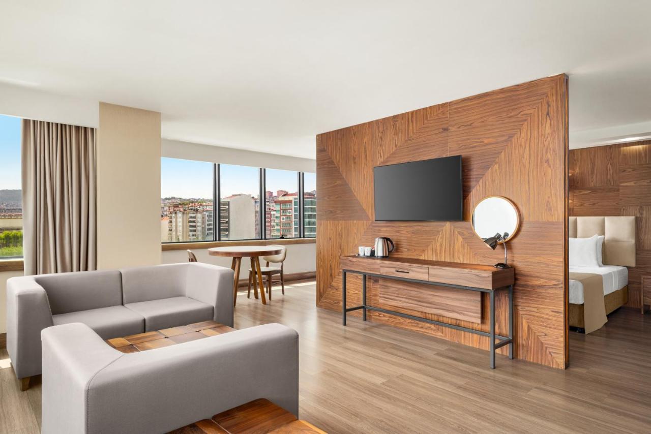 Hotel Ramada Plaza By Wyndham 5*